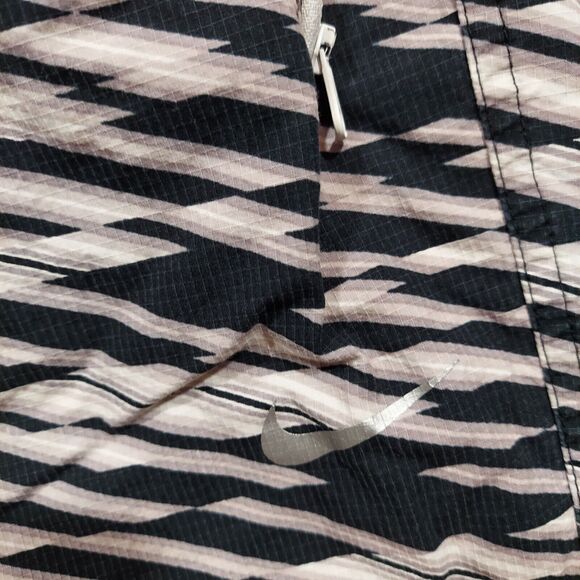 NIKE CONVERSION ALLOVER PRINT  Men's SHORTS BLACK/METALLIC SILVER (644860-010) - Picture 2 of 6